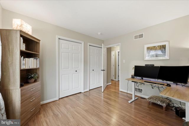 24 CREIGHTON CT, Martinsburg, WV 25404