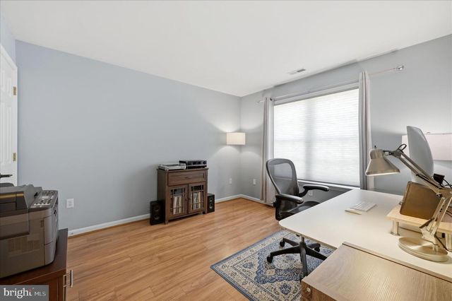 24 CREIGHTON CT, Martinsburg, WV 25404