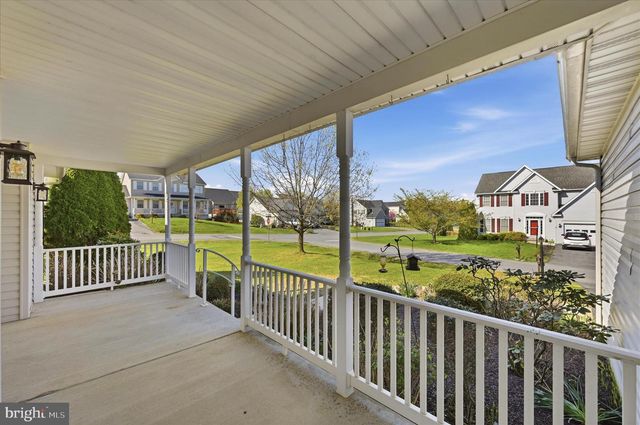 24 CREIGHTON CT, Martinsburg, WV 25404