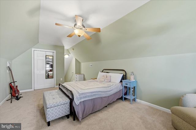 24 CREIGHTON CT, Martinsburg, WV 25404