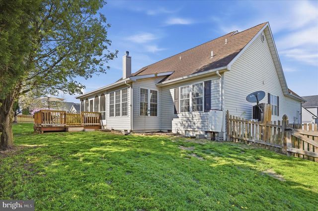 24 CREIGHTON CT, Martinsburg, WV 25404