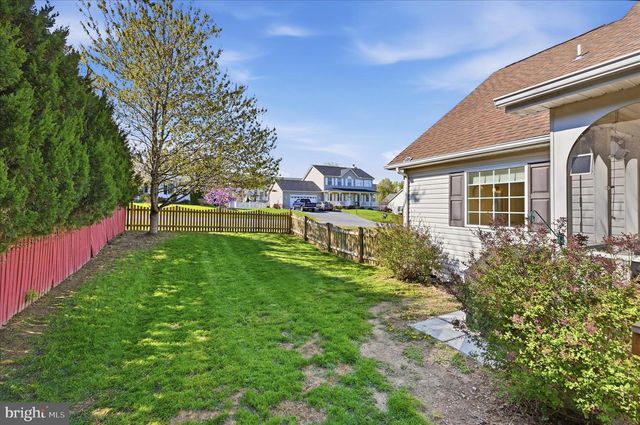 24 CREIGHTON CT, Martinsburg, WV 25404