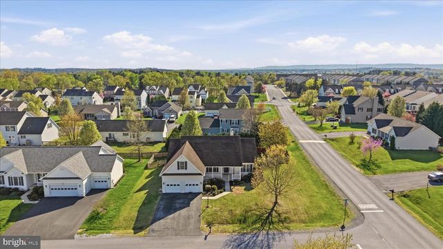 24 CREIGHTON CT, Martinsburg, WV 25404