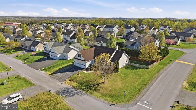 24 CREIGHTON CT, Martinsburg, WV 25404
