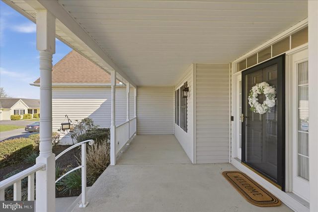 24 CREIGHTON CT, Martinsburg, WV 25404