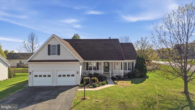 24 CREIGHTON CT, Martinsburg, WV 25404