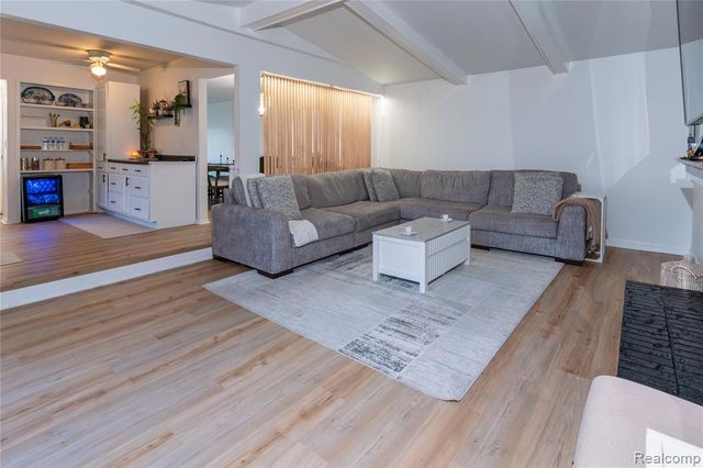 678 Kings Way, Canton, MI 48188