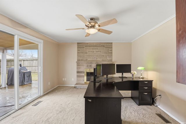 940 Hollyhill Drive, Fort Wayne, IN 46819