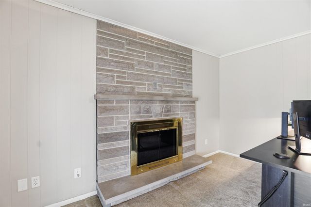 940 Hollyhill Drive, Fort Wayne, IN 46819