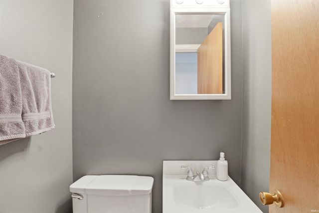 940 Hollyhill Drive, Fort Wayne, IN 46819