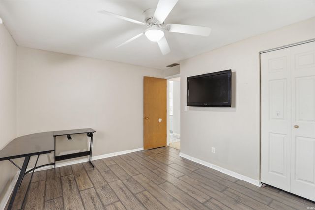 940 Hollyhill Drive, Fort Wayne, IN 46819