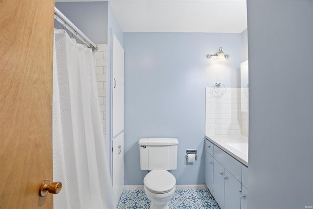 940 Hollyhill Drive, Fort Wayne, IN 46819