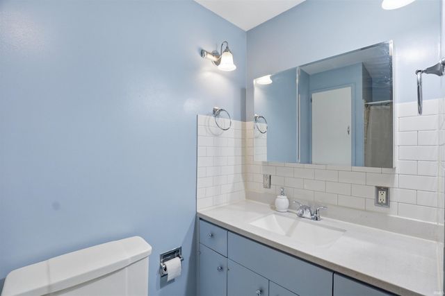 940 Hollyhill Drive, Fort Wayne, IN 46819