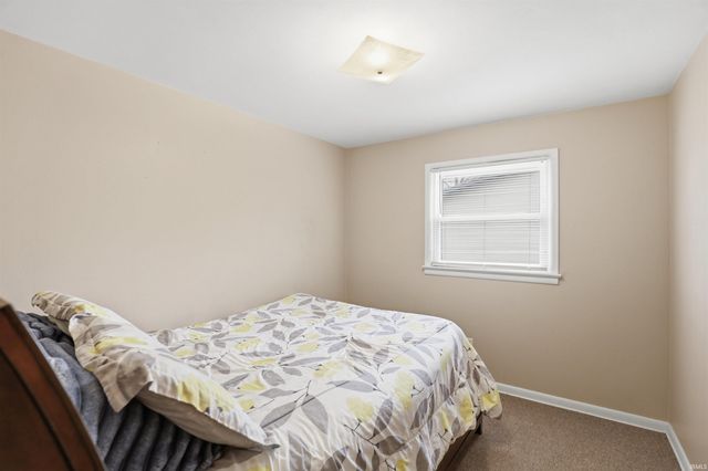 940 Hollyhill Drive, Fort Wayne, IN 46819