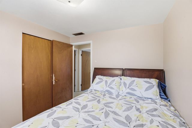 940 Hollyhill Drive, Fort Wayne, IN 46819