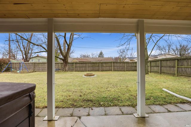 940 Hollyhill Drive, Fort Wayne, IN 46819