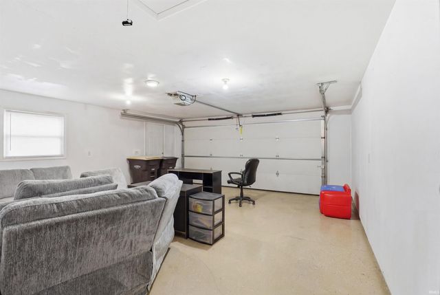 940 Hollyhill Drive, Fort Wayne, IN 46819