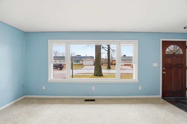 940 Hollyhill Drive, Fort Wayne, IN 46819