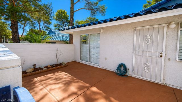 2140 Petersham Court B, Las Vegas, NV 89108