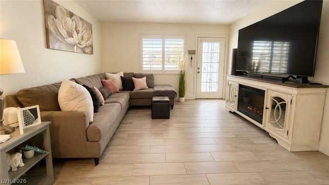 2140 Petersham Court B, Las Vegas, NV 89108