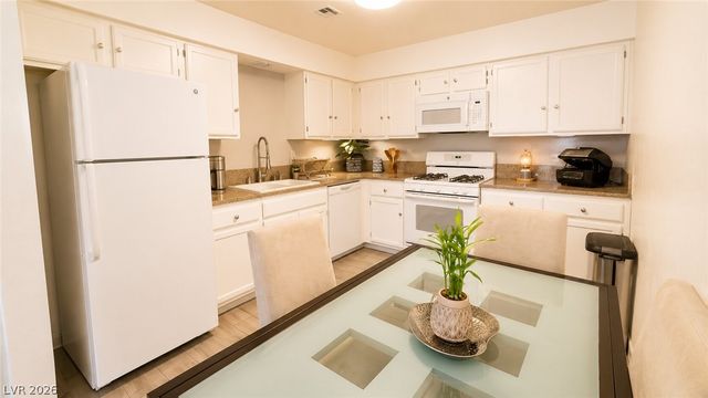 2140 Petersham Court B, Las Vegas, NV 89108