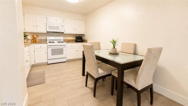 2140 Petersham Court B, Las Vegas, NV 89108