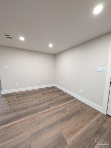 222 Santa Rosa Dr, Cantonment, FL 32533