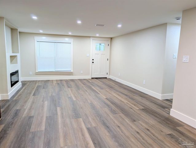 222 Santa Rosa Dr, Cantonment, FL 32533