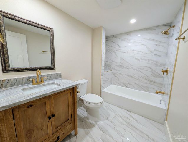 222 Santa Rosa Dr, Cantonment, FL 32533