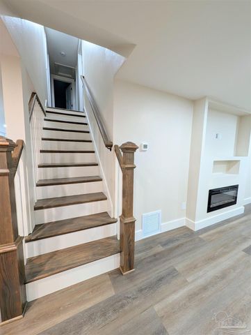 222 Santa Rosa Dr, Cantonment, FL 32533