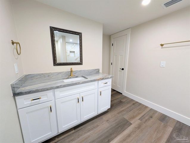 222 Santa Rosa Dr, Cantonment, FL 32533