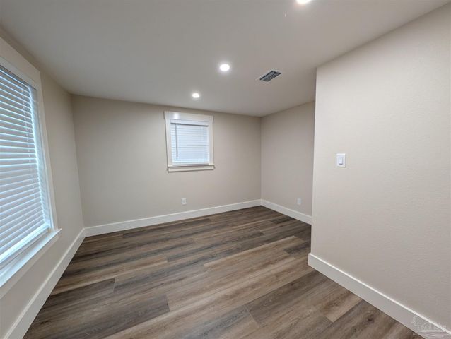 222 Santa Rosa Dr, Cantonment, FL 32533