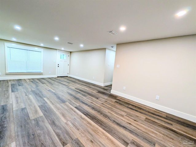 222 Santa Rosa Dr, Cantonment, FL 32533