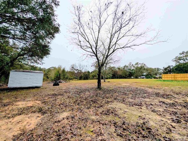 222 Santa Rosa Dr, Cantonment, FL 32533