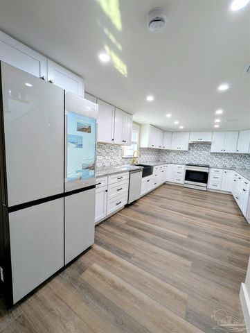 222 Santa Rosa Dr, Cantonment, FL 32533