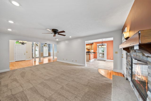 222 Amherst Ln, Crossville, TN 38558