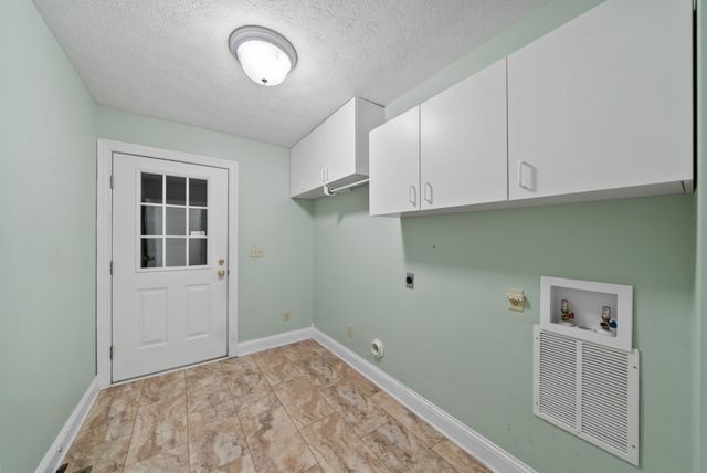 222 Amherst Ln, Crossville, TN 38558