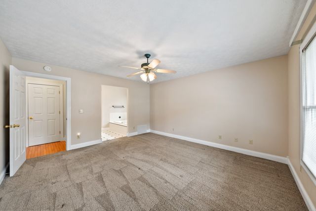 222 Amherst Ln, Crossville, TN 38558