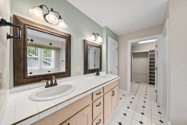 222 Amherst Ln, Crossville, TN 38558