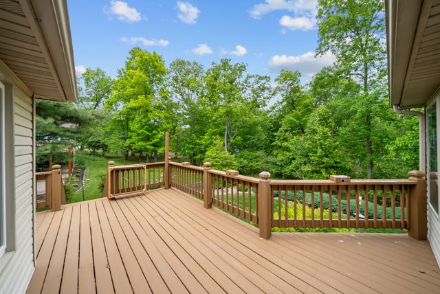 222 Amherst Ln, Crossville, TN 38558