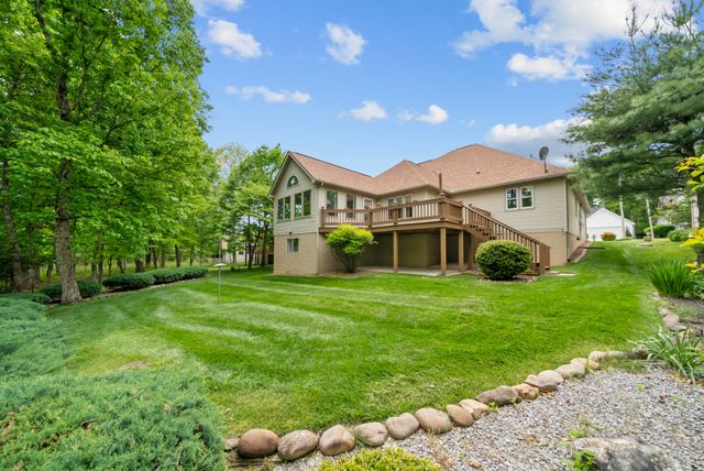 222 Amherst Ln, Crossville, TN 38558