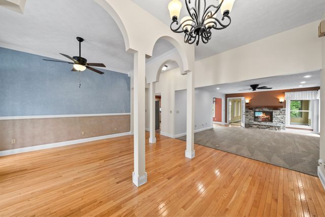 222 Amherst Ln, Crossville, TN 38558