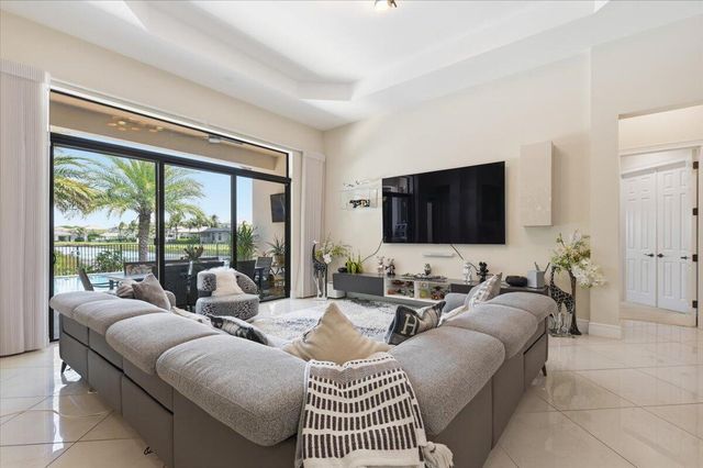 9769 Bozzano Drive, Delray Beach, FL 33446