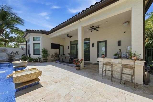 9769 Bozzano Drive, Delray Beach, FL 33446