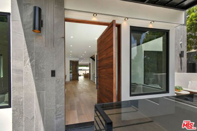 4233 Costello Avenue, Sherman Oaks, CA 91423