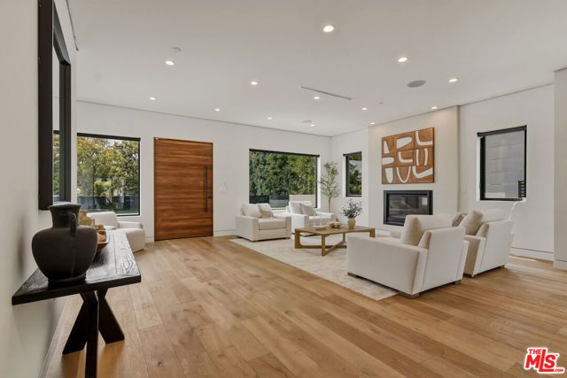 4233 Costello Avenue, Sherman Oaks, CA 91423