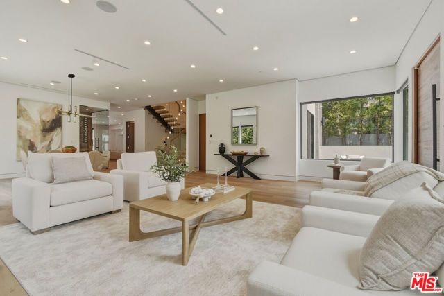 4233 Costello Avenue, Sherman Oaks, CA 91423