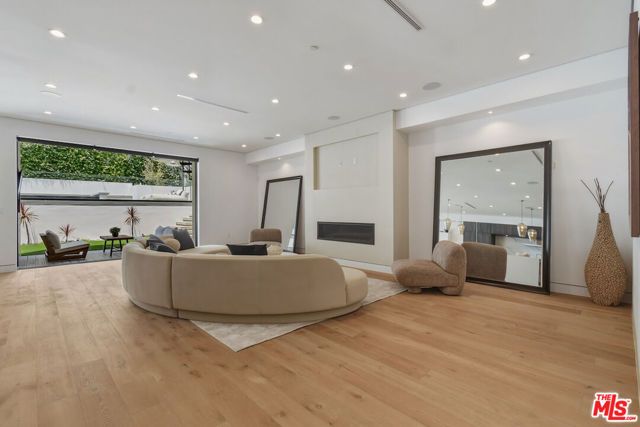4233 Costello Avenue, Sherman Oaks, CA 91423