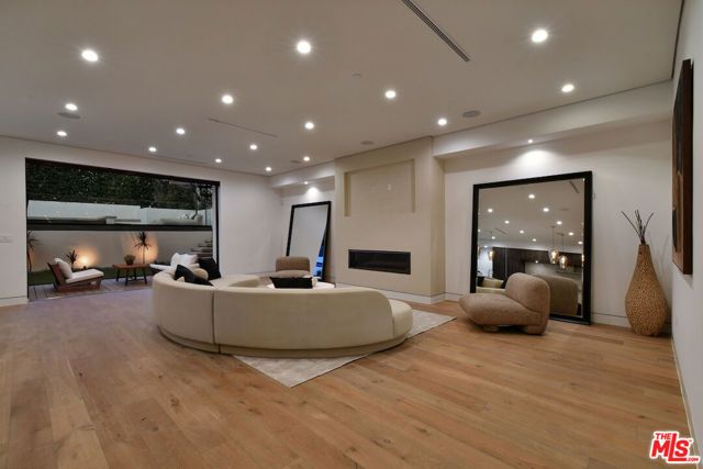 4233 Costello Avenue, Sherman Oaks, CA 91423