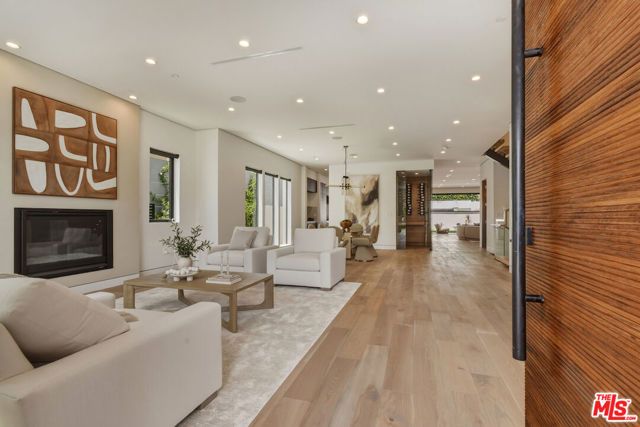4233 Costello Avenue, Sherman Oaks, CA 91423